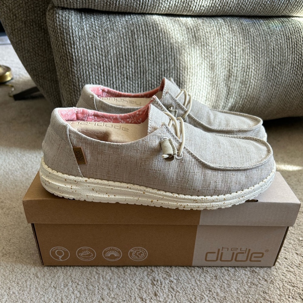Hey Dude Wendy Chambray - White Nut. Size 8.